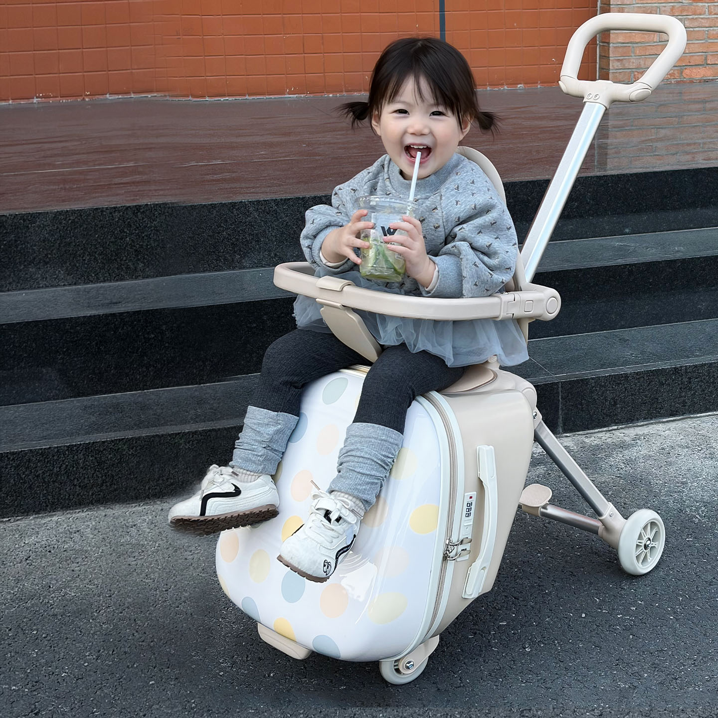 여행용 어린이 캐리어 가방, 아기가 타고 다닐 수 있는 - Baby Nursery Trolley 리뷰 및 가격